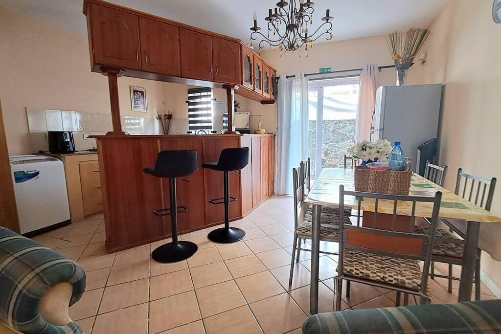 Sunshine Luxurious Villa:4 Mins Walk From Beach Flic-en-Flacq Buitenkant foto