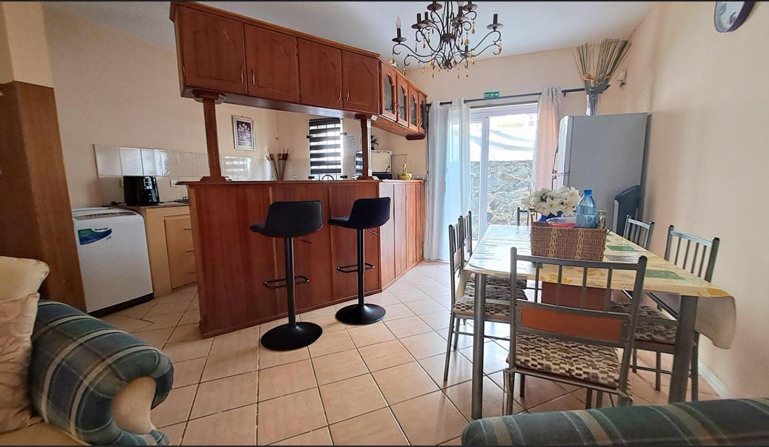 Sunshine Luxurious Villa:4 Mins Walk From Beach Flic-en-Flacq Buitenkant foto