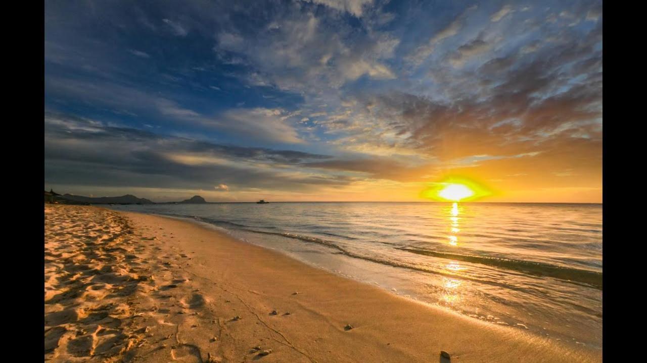 Sunshine Luxurious Villa:4 Mins Walk From Beach Flic-en-Flacq Buitenkant foto