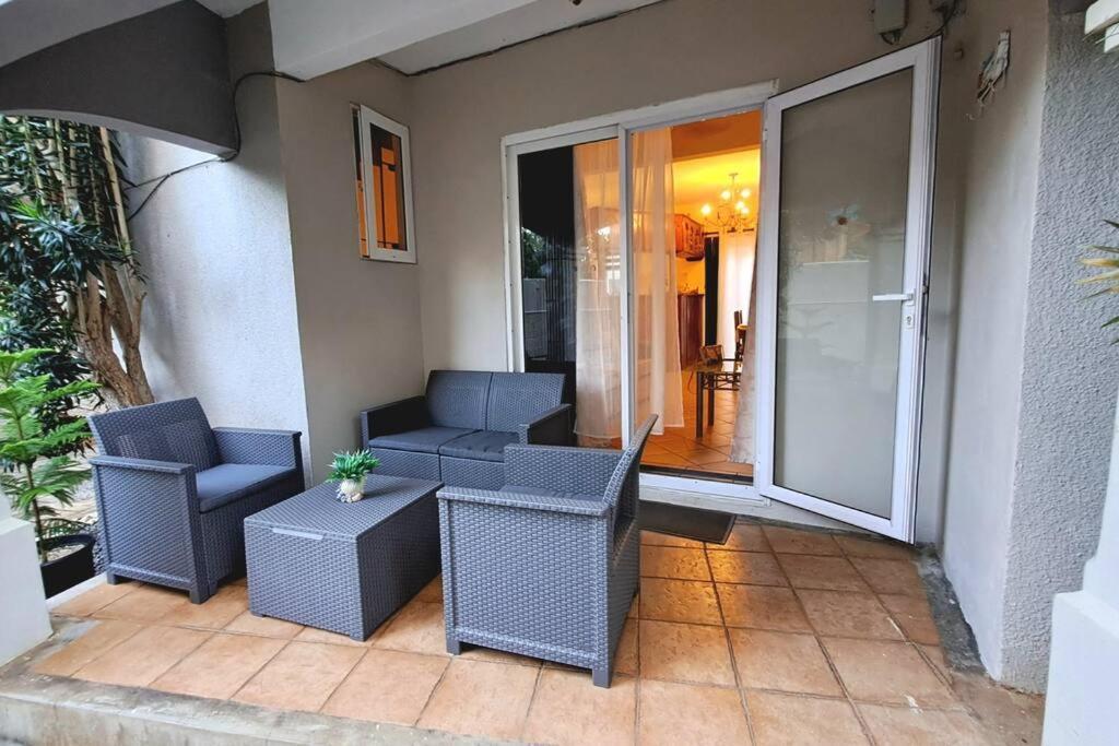 Sunshine Luxurious Villa:4 Mins Walk From Beach Flic-en-Flacq Buitenkant foto